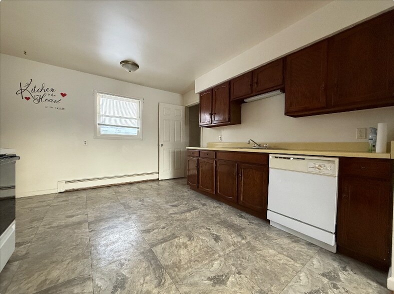 Building Photo - 6007 Oran Ave