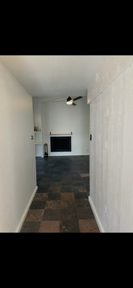Hall Entry - 23501 Ave La Caza Ave