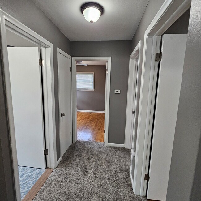Building Photo - 3 Bedroom Updated Brick Ranch w/ 2 Car Attached Garage, Basement, Kitchen w/ All Stainless-Steel ...