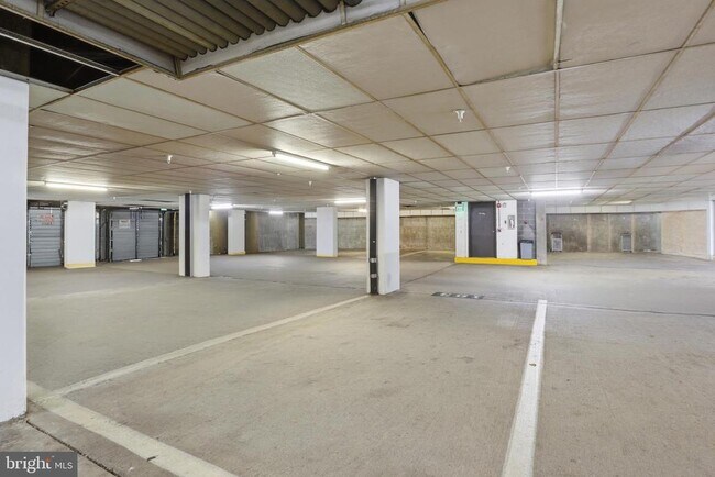 Building Photo - 200 N Pickett St