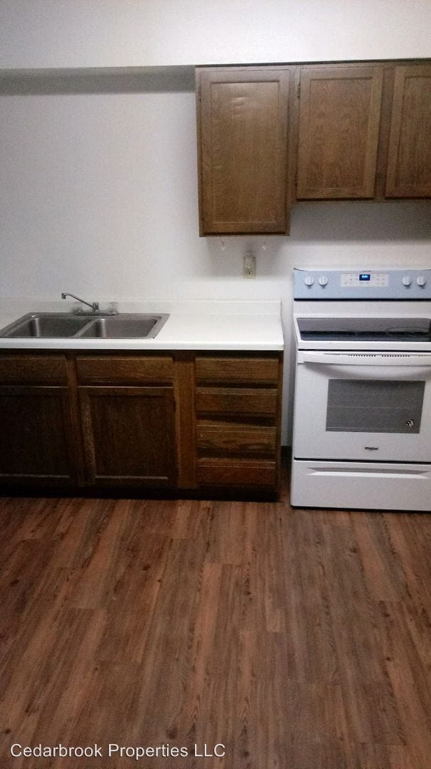 Building Photo - 2 br, 1 bath Apartment - 425 6th Ave S