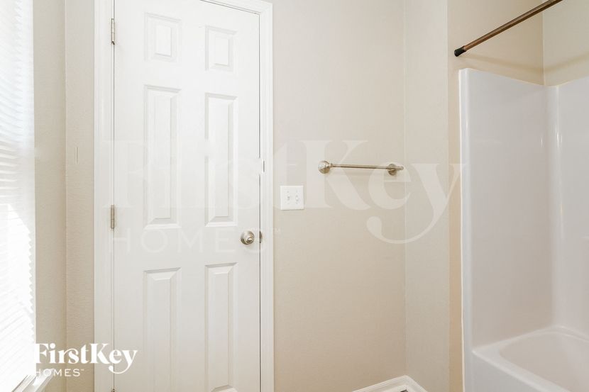 Building Photo - 2685 Creekstone Ct