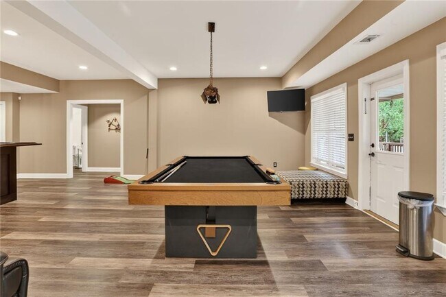 Building Photo - 2502 Regency Lake Dr