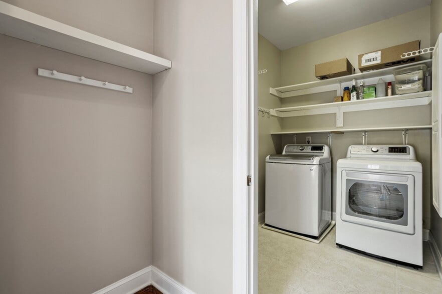 Building Photo - 507 Highgrove Dr