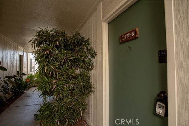 Building Photo - 10475 Newhome Ave