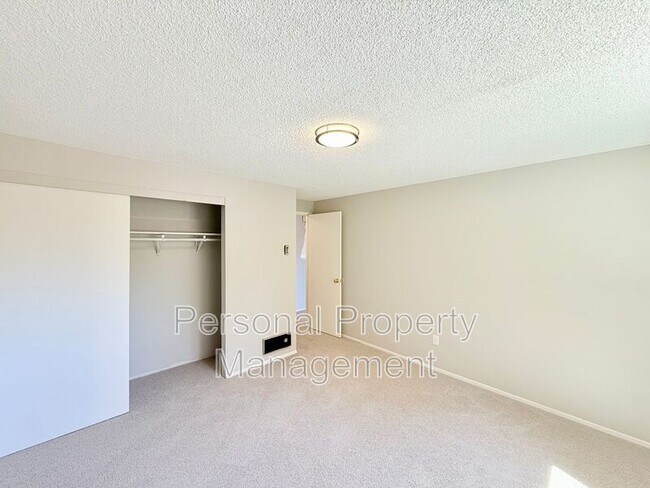 Building Photo - 506 E 34th St