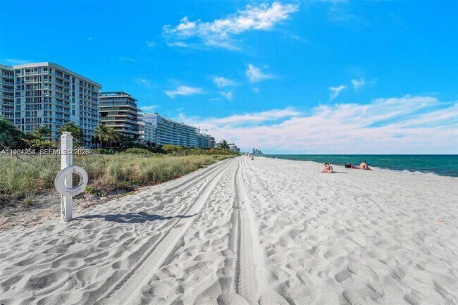 Building Photo - 8911 Collins Ave