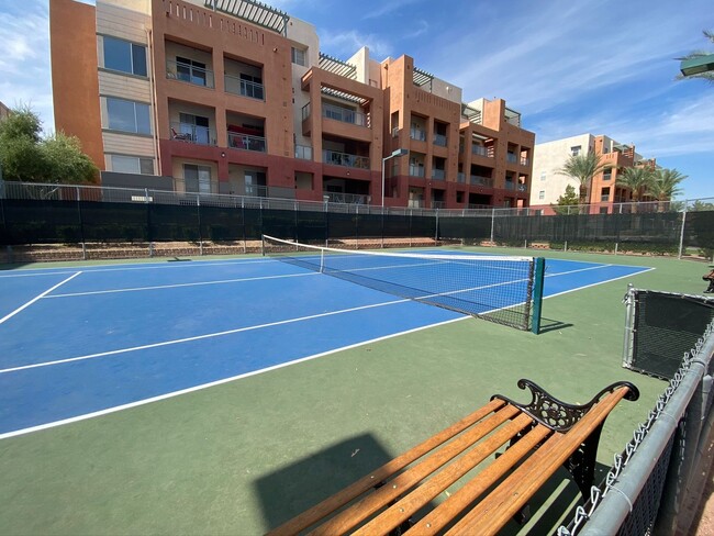 Building Photo - FABULOUS 4TH FLOOR CONDO IN GATED COMMUNIT...