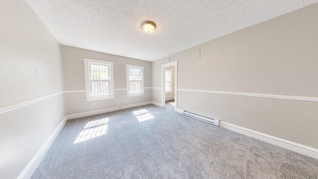 Building Photo - 3052 Sackett Ave