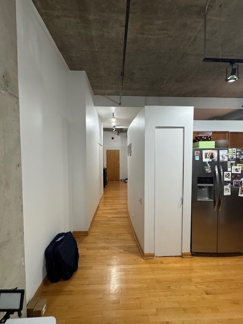 Building Photo - 900 N Kingsbury St