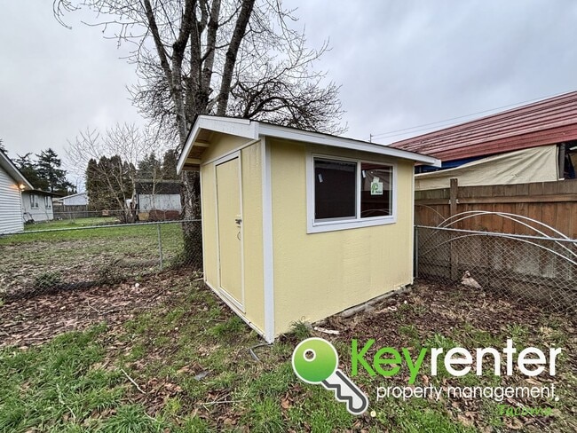 Building Photo - Newly Remodeled 3 Bedroom Home for Rent in Tacoma with Backyard and Garage!