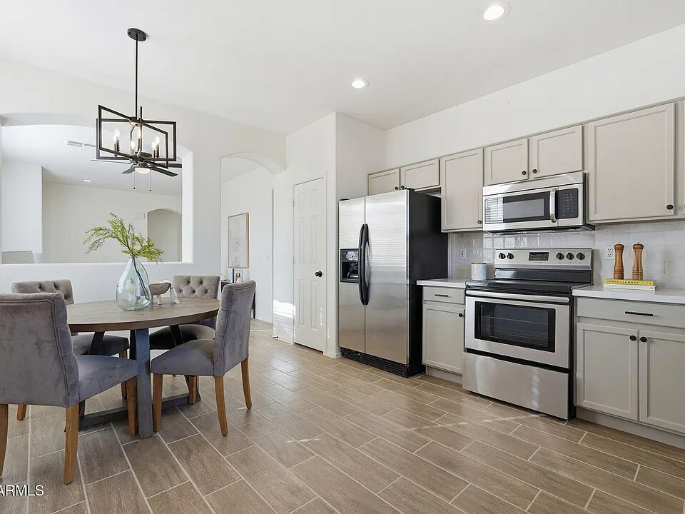 Building Photo - 5185 S Eileen Dr