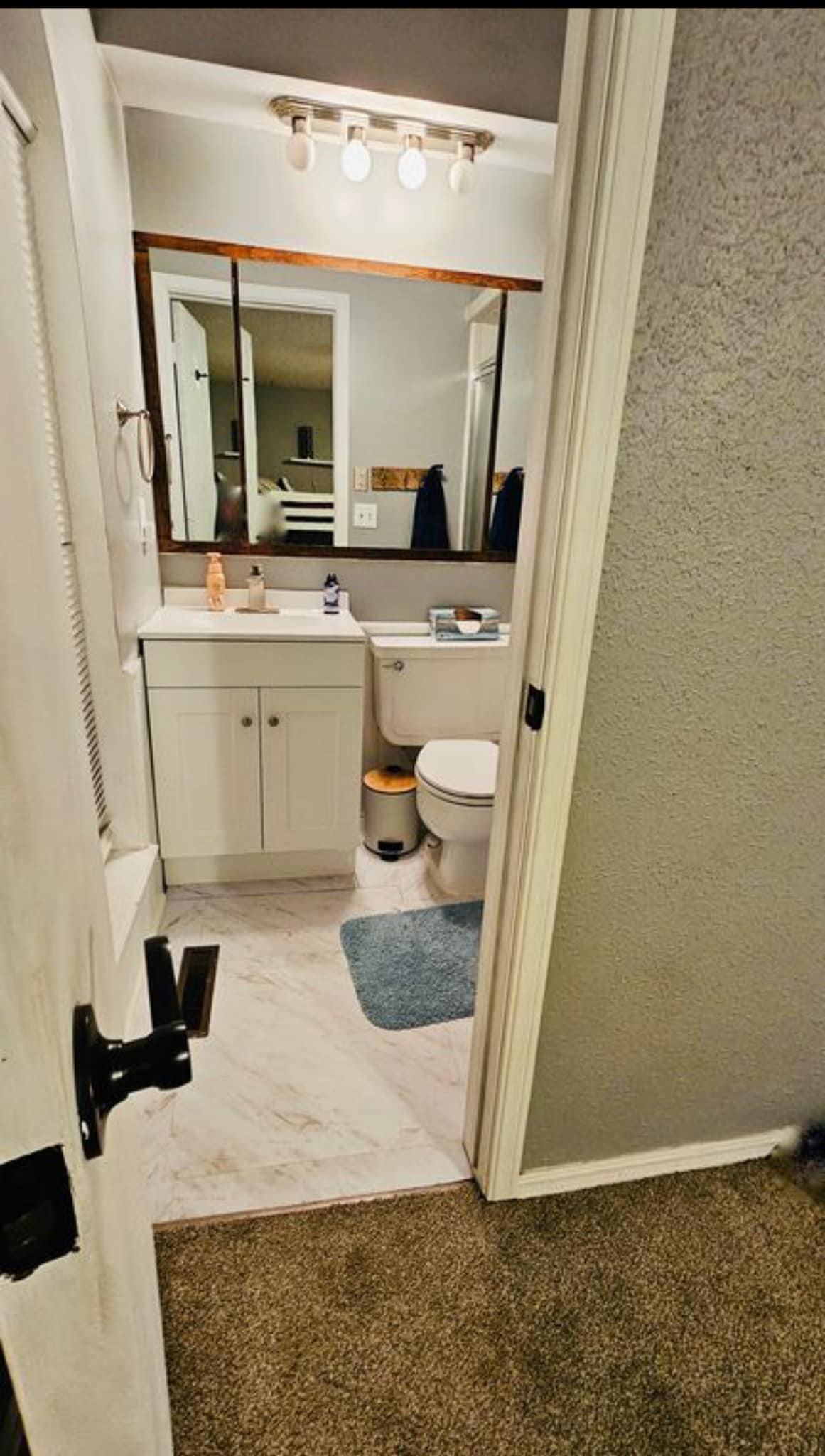 Building Photo - 1615 Camelot Dr