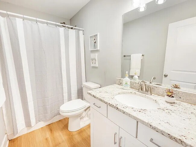 Building Photo - 186 Sunburst Villa Dr