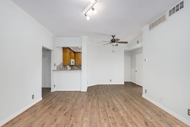 Building Photo - 2209 S Braeswood Blvd