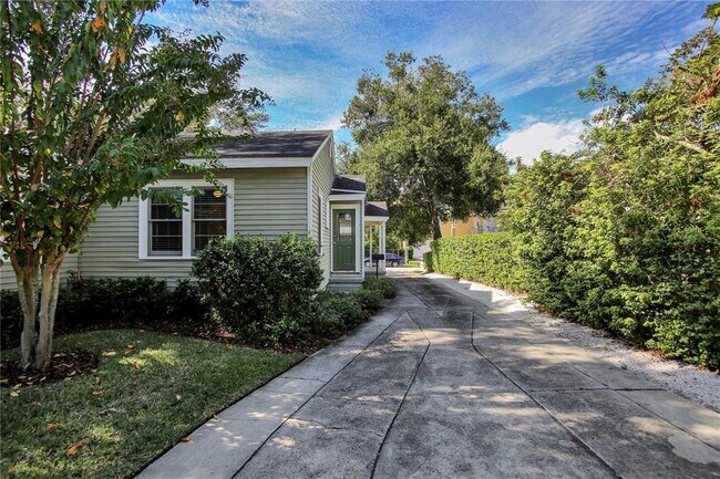 Building Photo - 404 S Westland Ave