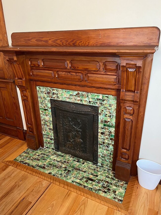 Building Photo - Beautiful 4-bedroom Farmhouse in Raphine a...