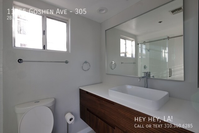 Building Photo - 11855 Goshen Ave