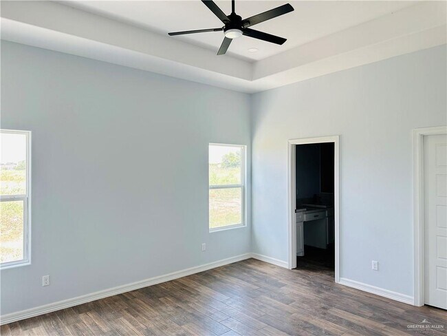 Building Photo - 1016 West Dr