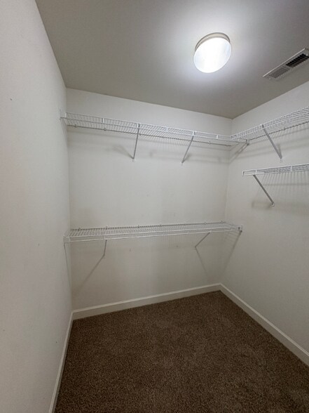 Building Photo - 231 Durango Pl