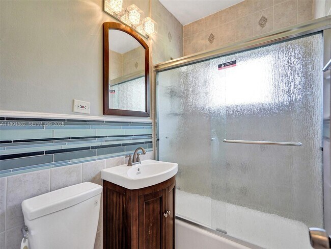 Building Photo - 17791 NE 13th Ave