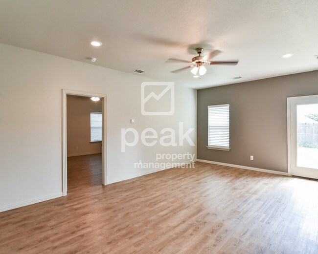 Building Photo - $1950! 3Bed/2Bath home in Fort Worth!