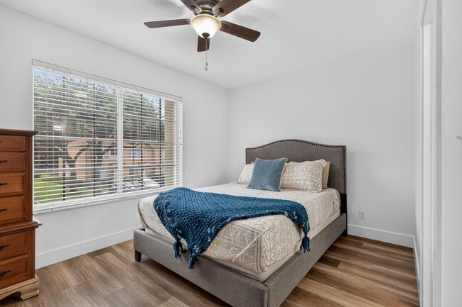 Building Photo - 9899 Kamena Cir