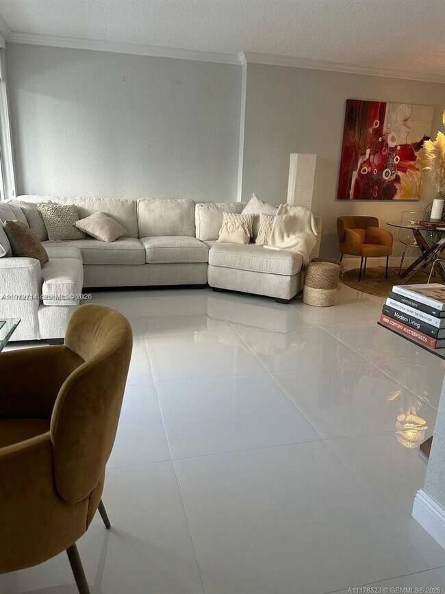 Building Photo - 1985 S Ocean Dr