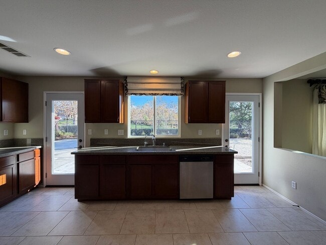 Building Photo - 37836 Divot Dr