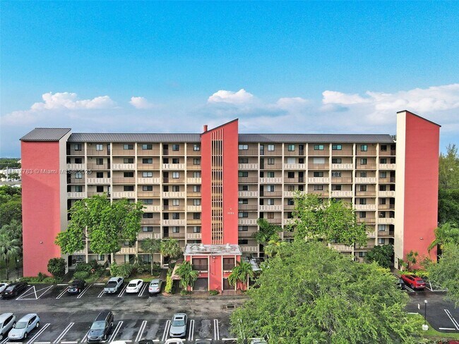 Building Photo - 2206 S Cypress Bend Dr