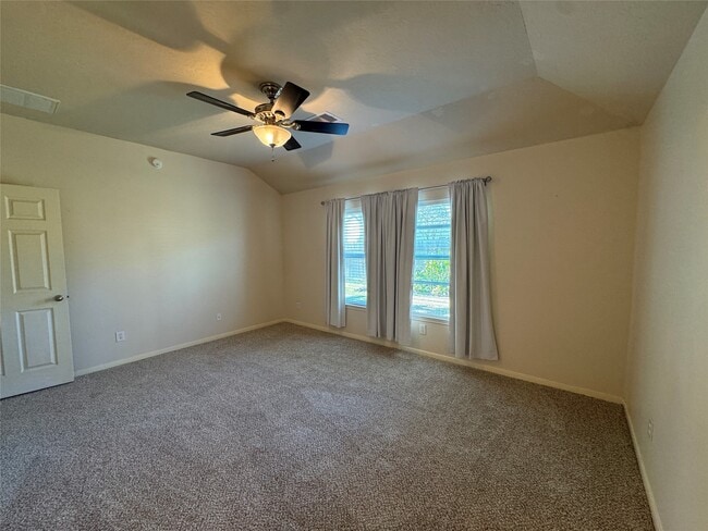 Building Photo - 2711 Lakecrest Way Dr