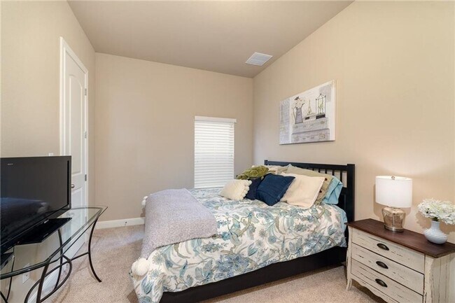 Building Photo - 4120 Vinalopo Dr