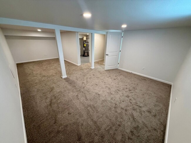 Building Photo - 1329 Elm St