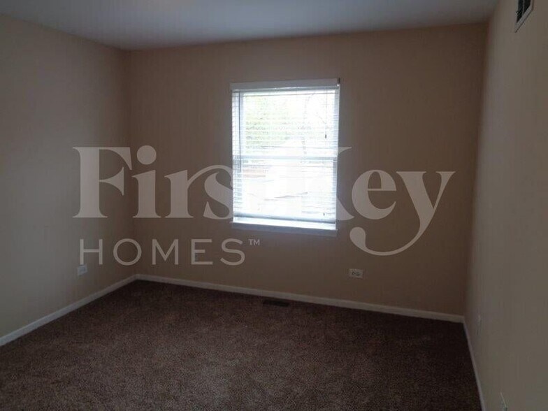 Building Photo - 1514 Goldenrod Terrace