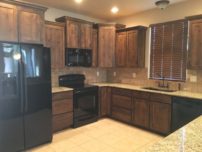 Building Photo - 74 W 100 S