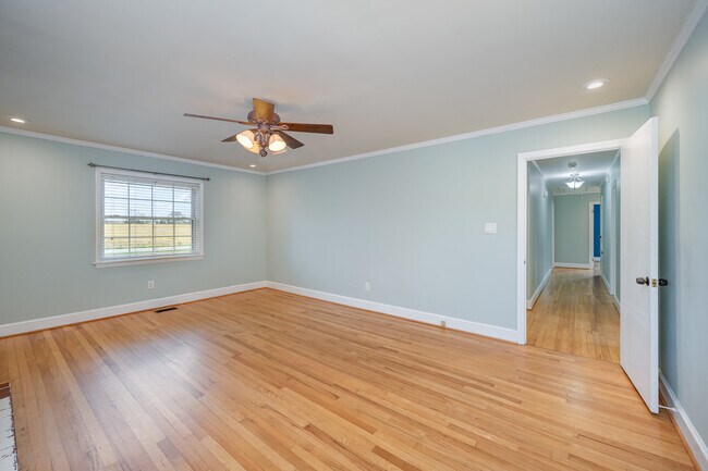 Building Photo - 296 Hopewell Church Rd