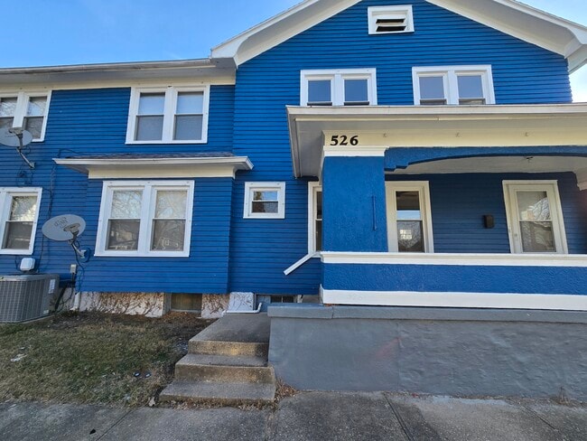 Building Photo - 526 Richmond Ave