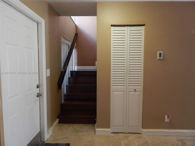 Building Photo - 6959 SW 110th Ct