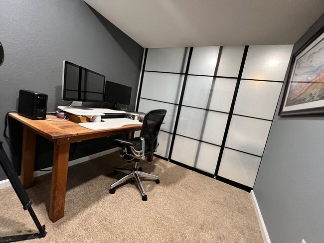 Building Photo - August 2025 - SFH 3 Bedroom + Bonus Room &...
