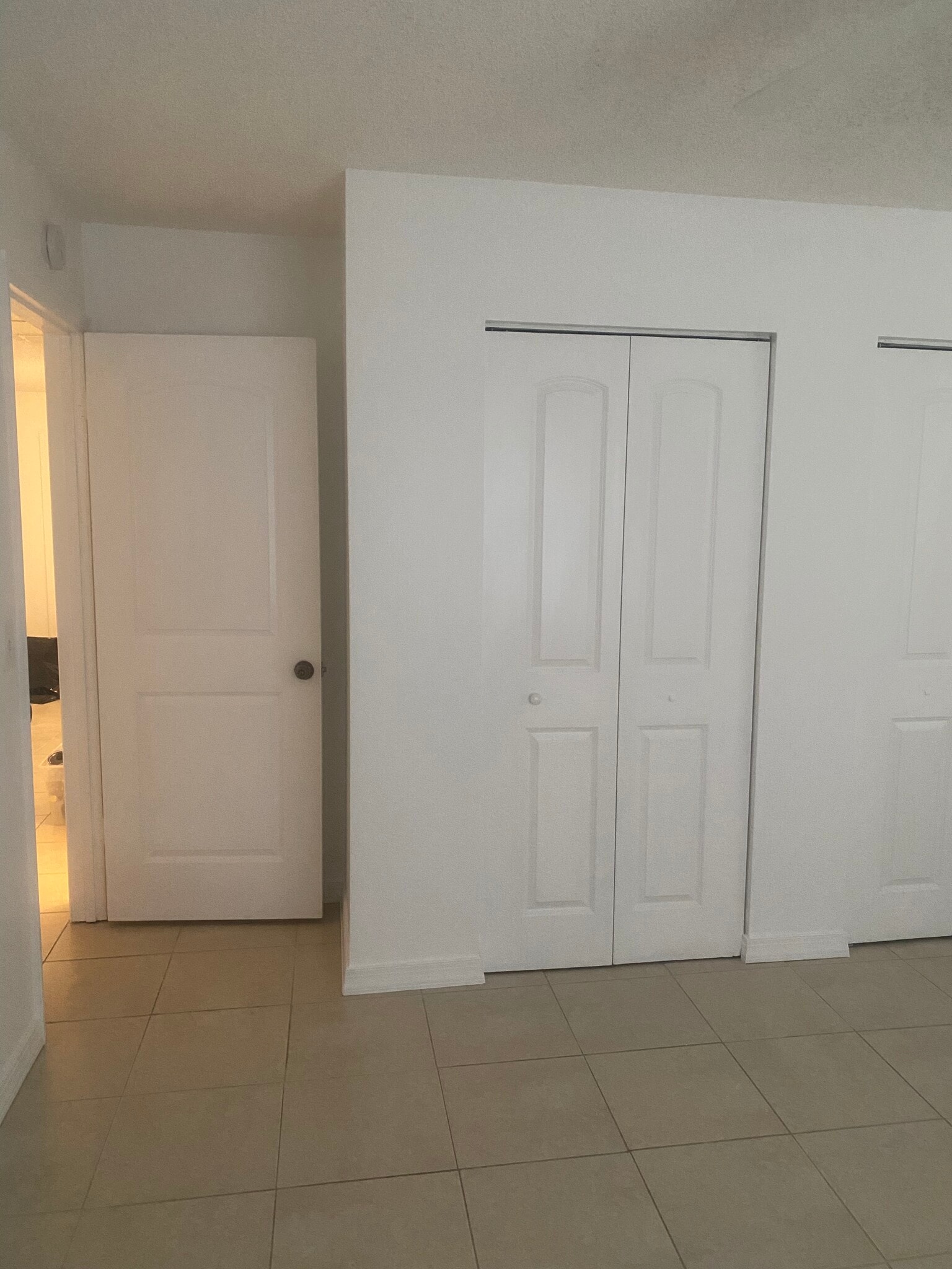 Building Photo - 9299 Silverthorne Dr