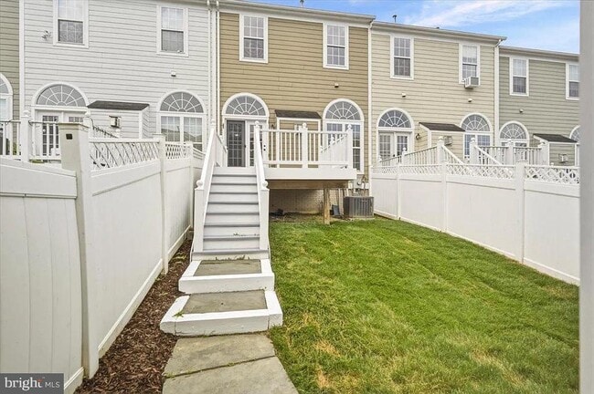 Building Photo - 3706 Singleton Terrace