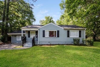 Building Photo - Charming 4 bed 2 bath renovated home