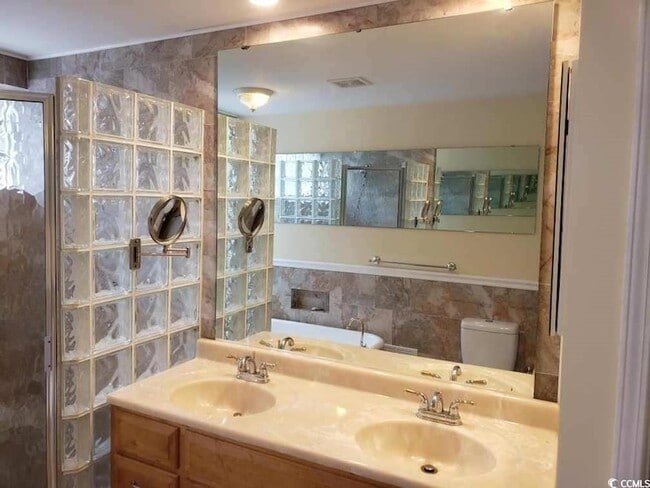 Building Photo - 507 31st Ave N