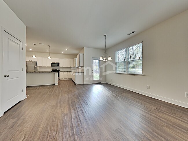 Building Photo - 3076 Day Flower Dr