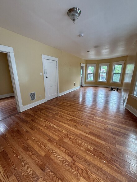 Primary Photo - 412 Cornwall Ave