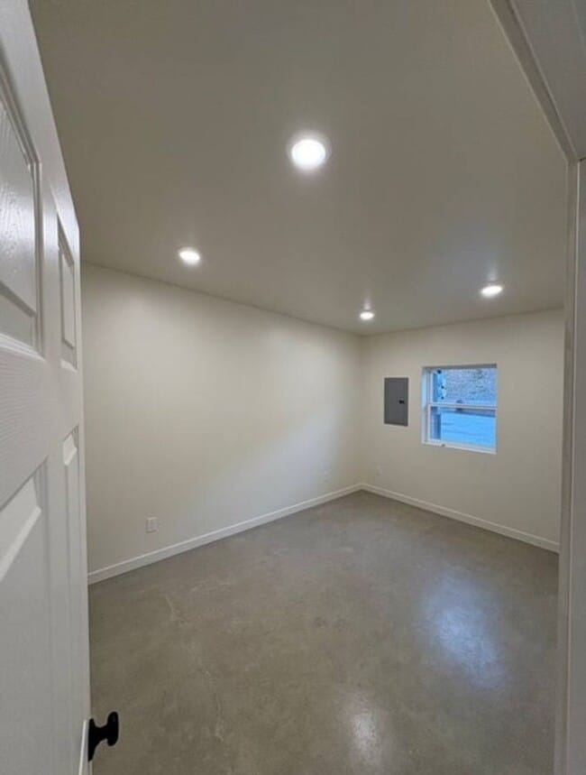 Building Photo - Brand New 2Bedroom