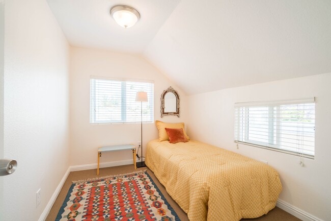 Building Photo - 1809 W 37th Pl