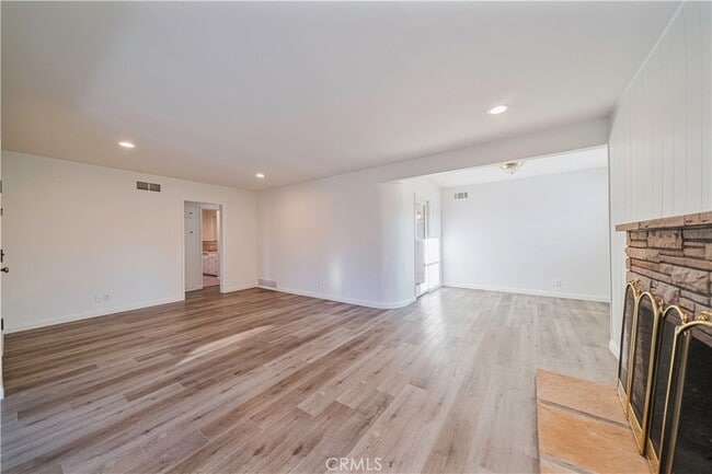 Building Photo - 9547 Wedgewood St