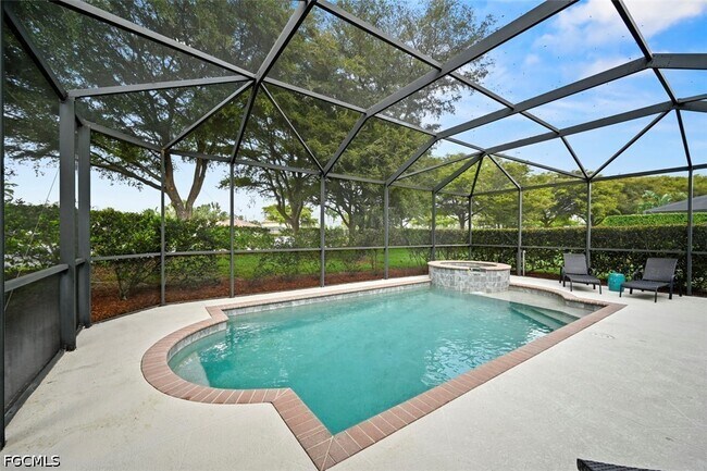 Building Photo - 13800 Farnese Dr