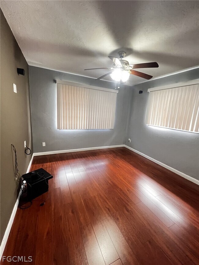 Building Photo - 3410 SE 11th Pl